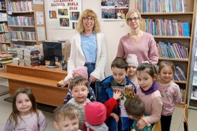 Przedszkolaki w bibliotece